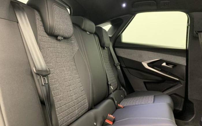 PEUGEOT 3008 HYBRID 145 E-DCS6 ALLURE