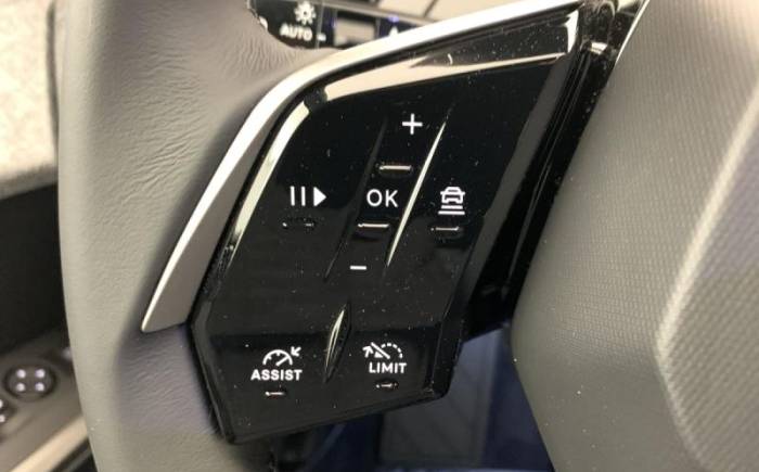 PEUGEOT 3008 HYBRID 145 E-DCS6 ALLURE