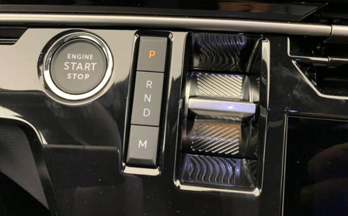 PEUGEOT 3008 HYBRID 145 E-DCS6 ALLURE