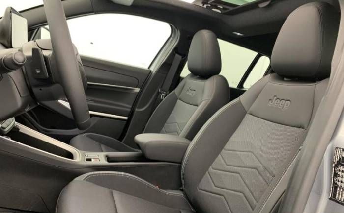 JEEP AVENGER 1.2 TURBO T3 110 CH E-HYBRID BVR6 SUMMIT
