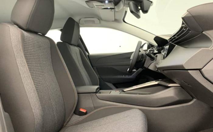 PEUGEOT 308 NOUVELLE BLUEHDI 130CH EAT8 STYLE