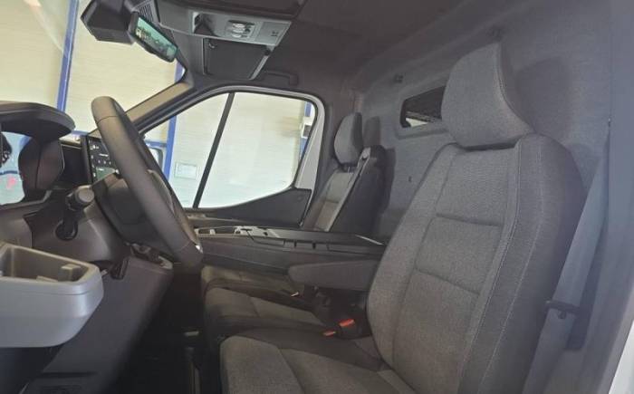 RENAULT MASTER FOURGON BLUE DCI 130 L2H2 3T5 TR EXTRA