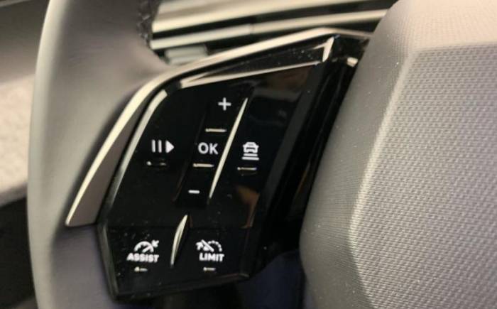 PEUGEOT 3008 HYBRID 145 E-DCS6 ALLURE