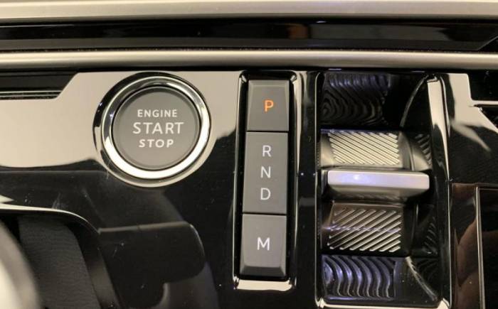 PEUGEOT 3008 HYBRID 145 E-DCS6 ALLURE