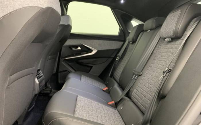 PEUGEOT 3008 HYBRID 145 E-DCS6 ALLURE