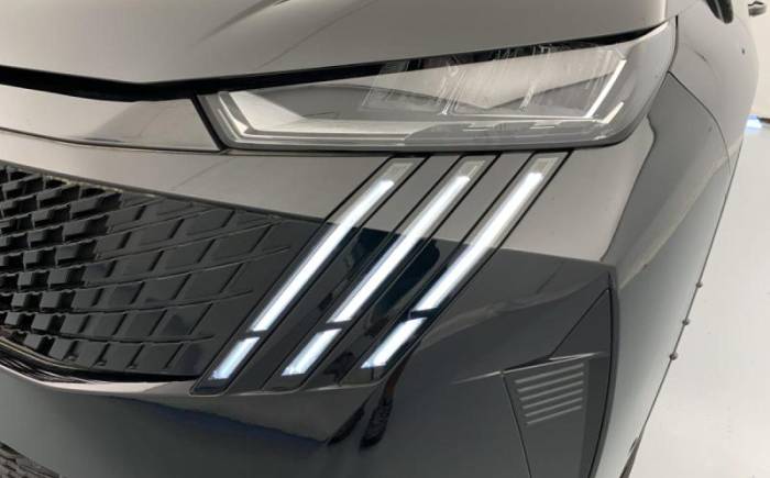 PEUGEOT 3008 HYBRID 145 E-DCS6 ALLURE