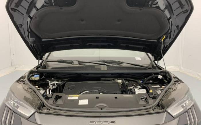 PEUGEOT 3008 HYBRID 145 E-DCS6 ALLURE