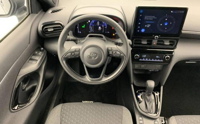 TOYOTA YARIS CROSS HYBRIDE 130H 2WD DESIGN