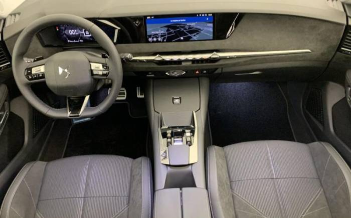 DS N 4 HYBRIDE 145 E-DCT6 ETOILE - ALCANTARA