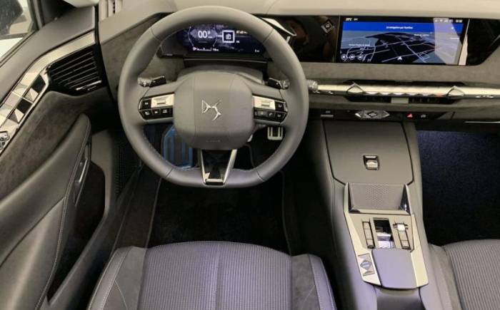 DS N 4 HYBRIDE 145 E-DCT6 ETOILE - ALCANTARA