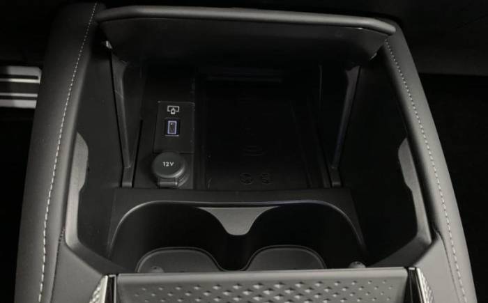 DS N 4 HYBRIDE 145 E-DCT6 ETOILE - ALCANTARA