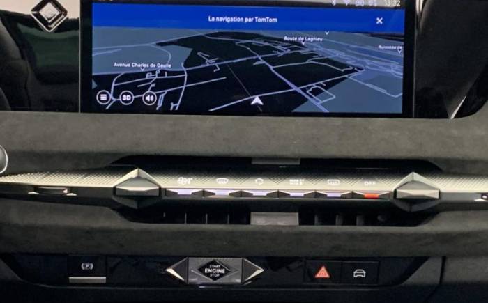 DS N 4 HYBRIDE 145 E-DCT6 ETOILE - ALCANTARA