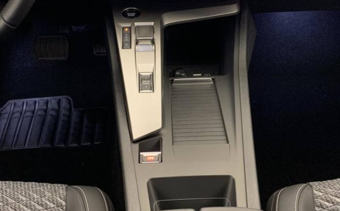 PEUGEOT 308 NOUVELLE BLUEHDI 130CH S S EAT8 ALLURE