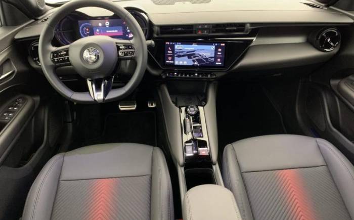 ALFA ROMEO JUNIOR 1.2 IBRIDA 145 CH E-DCT6 TI
