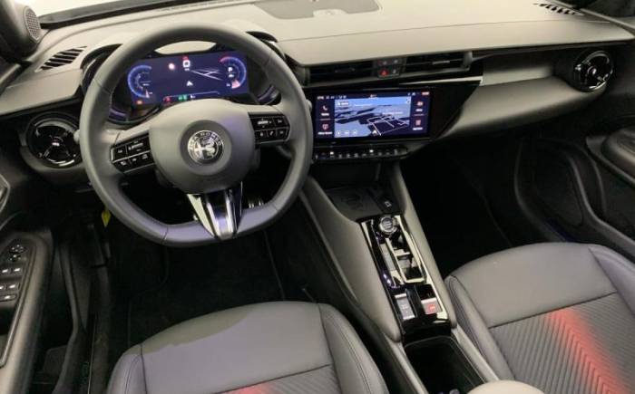 ALFA ROMEO JUNIOR 1.2 IBRIDA 145 CH E-DCT6 TI