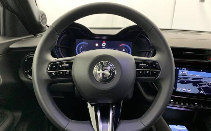 ALFA ROMEO JUNIOR 1.2 IBRIDA 145 CH E-DCT6 TI