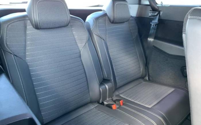 PEUGEOT 5008 HYBRID 145 E-DCS6 GT