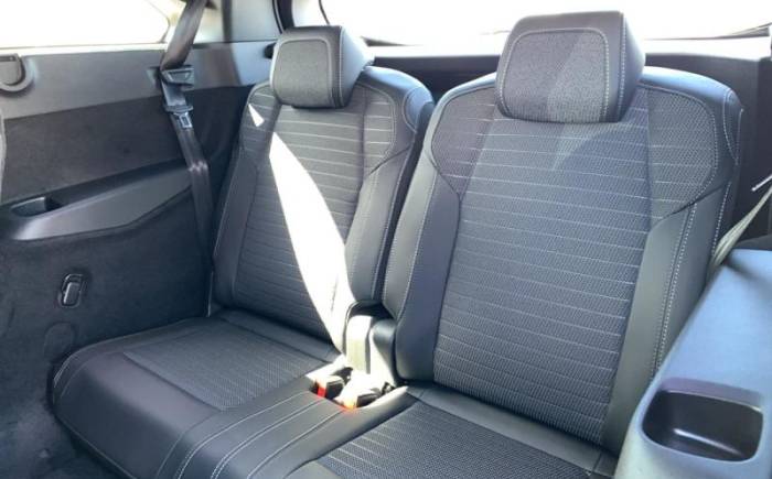 PEUGEOT 5008 HYBRID 145 E-DCS6 GT