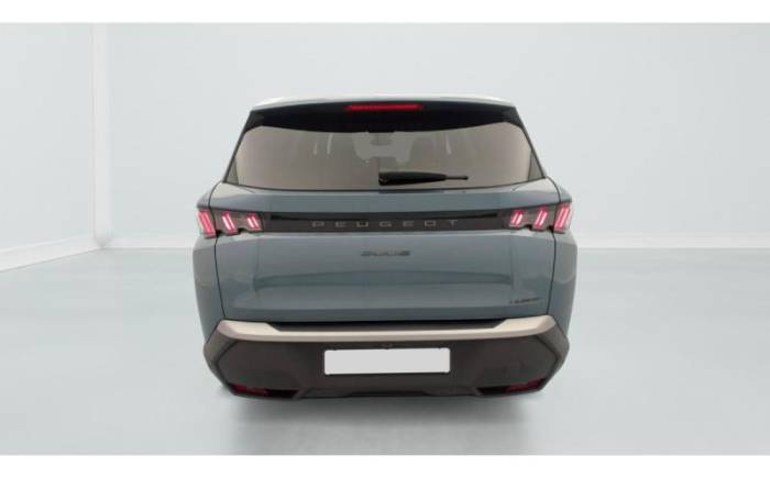PEUGEOT 5008 HYBRID 145 E-DCS6 ALLURE