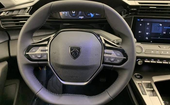PEUGEOT 308 NOUVELLE BLUEHDI 130CH S S EAT8 ALLURE