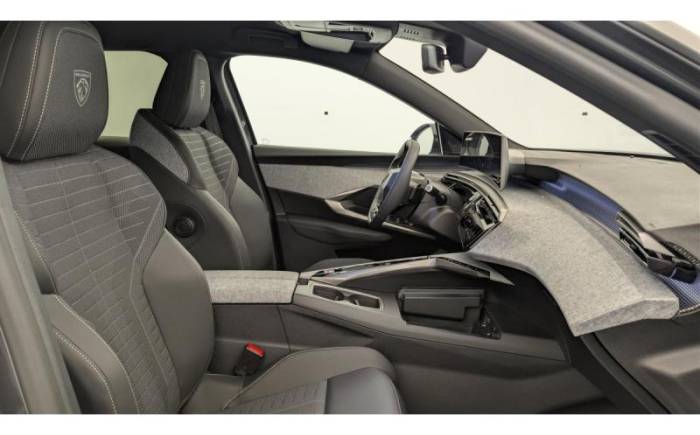 PEUGEOT 3008 HYBRID 145 E-DCS6 GT