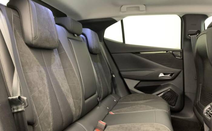 DS N 4 HYBRIDE 145 E-DCT6 ETOILE - ALCANTARA