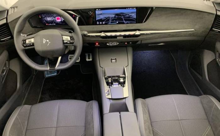DS N 4 HYBRIDE 145 E-DCT6 ETOILE - ALCANTARA