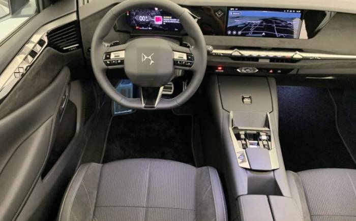 DS N 4 HYBRIDE 145 E-DCT6 ETOILE - ALCANTARA