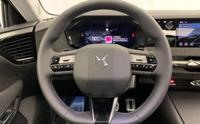 DS N 4 HYBRIDE 145 E-DCT6 ETOILE - ALCANTARA