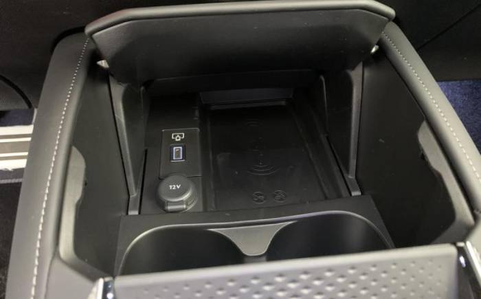 DS N 4 HYBRIDE 145 E-DCT6 ETOILE - ALCANTARA