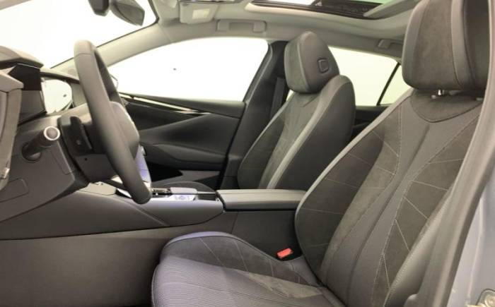 DS N 4 HYBRIDE 145 E-DCT6 ETOILE - ALCANTARA