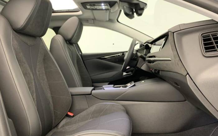 DS N 4 HYBRIDE 145 E-DCT6 ETOILE - ALCANTARA
