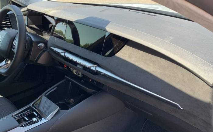 DS N 4 HYBRIDE 145 E-DCT6 ETOILE - ALCANTARA