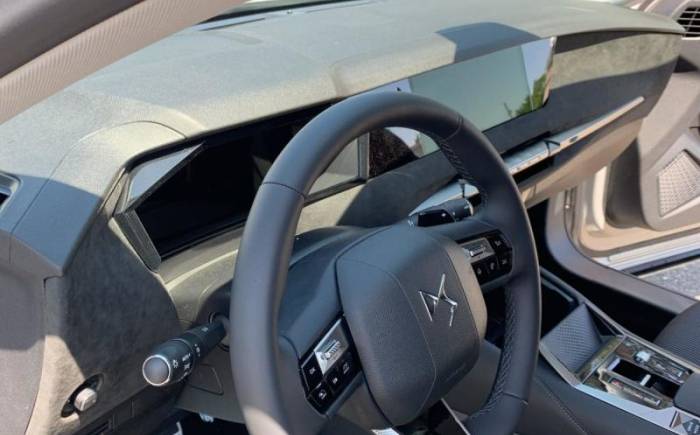 DS N 4 HYBRIDE 145 E-DCT6 ETOILE - ALCANTARA