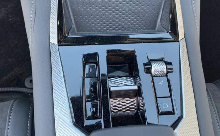 DS N 4 HYBRIDE 145 E-DCT6 ETOILE - ALCANTARA