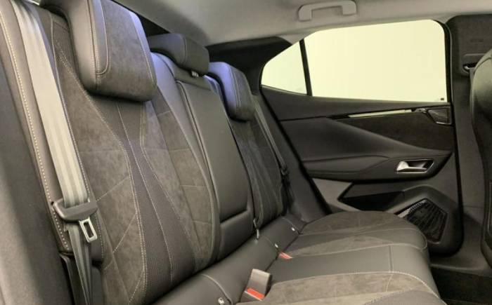 DS N 4 HYBRIDE 145 E-DCT6 ETOILE - ALCANTARA