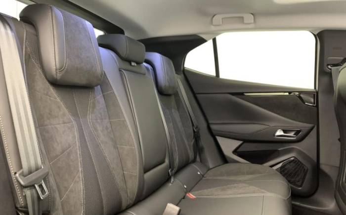 DS N 4 HYBRIDE 145 E-DCT6 ETOILE - ALCANTARA
