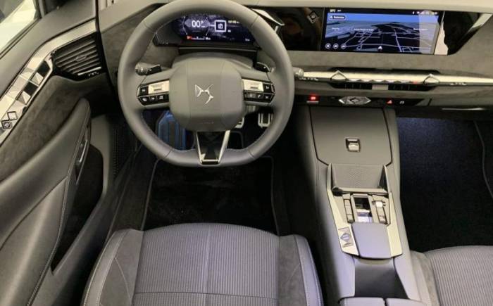 DS N 4 HYBRIDE 145 E-DCT6 ETOILE - ALCANTARA