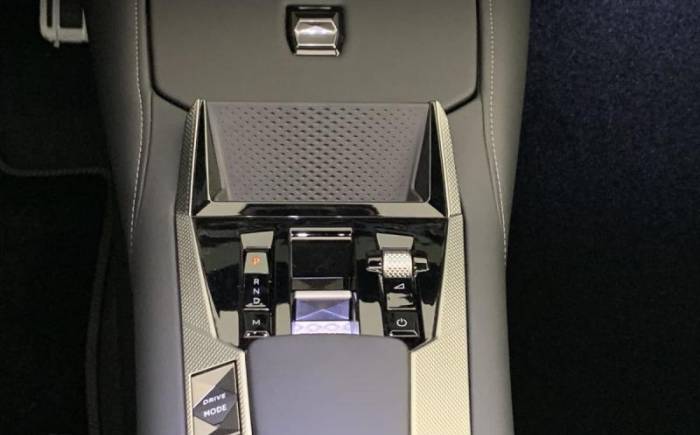 DS N 4 HYBRIDE 145 E-DCT6 ETOILE - ALCANTARA