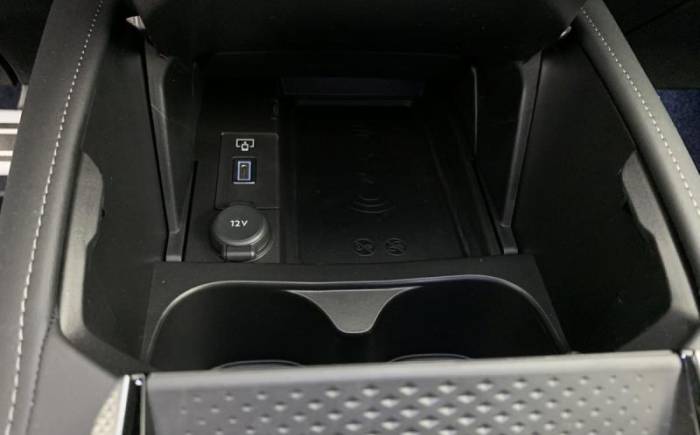 DS N 4 HYBRIDE 145 E-DCT6 ETOILE - ALCANTARA