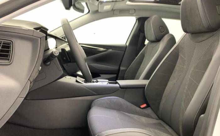 DS N 4 HYBRIDE 145 E-DCT6 ETOILE - ALCANTARA