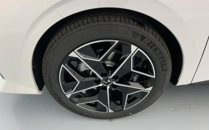 DS N 4 HYBRIDE 145 E-DCT6 ETOILE - ALCANTARA