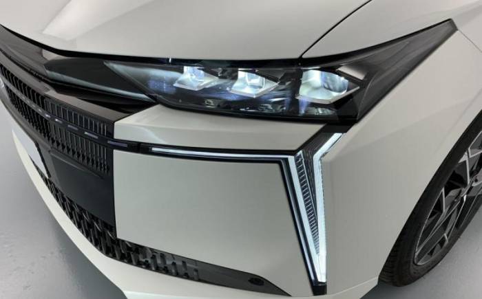 DS N 4 HYBRIDE 145 E-DCT6 ETOILE - ALCANTARA