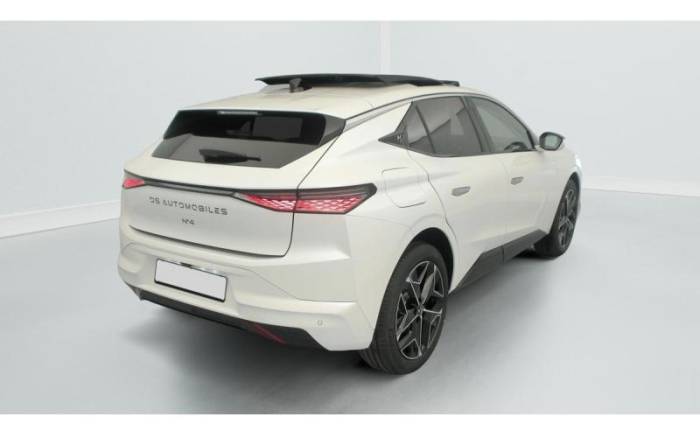 DS N 4 HYBRIDE 145 E-DCT6 ETOILE - ALCANTARA