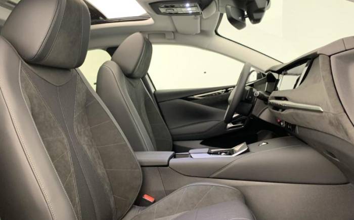 DS N 4 HYBRIDE 145 E-DCT6 ETOILE - ALCANTARA