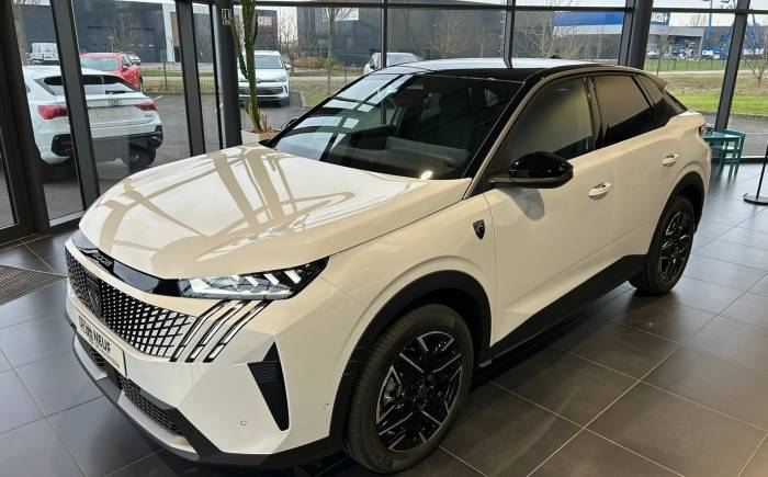 PEUGEOT 3008 Hybrid 145 e-dcs6 gt *** 28 % de remise - rare option sieges alcantara electriques a memoire agr con