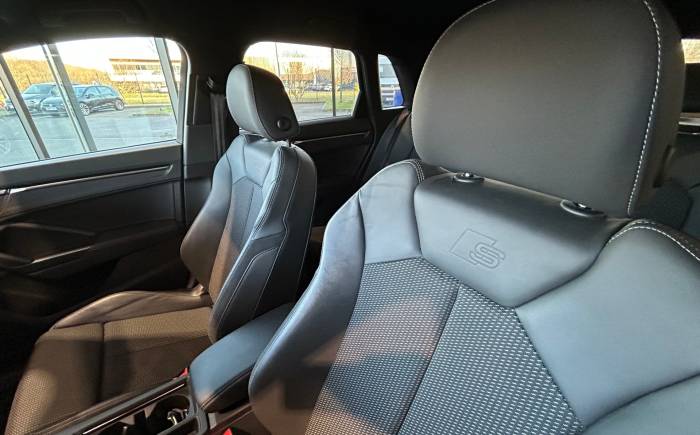 AUDI Q3 45 tfsie 245 ch s tronic 6 s line