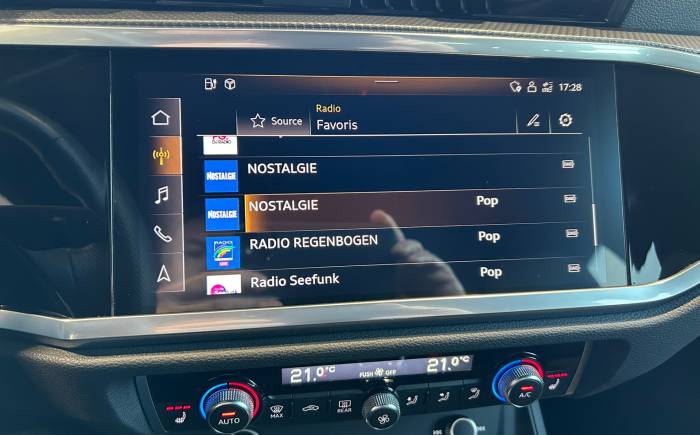 AUDI Q3 45 tfsie 245 ch s tronic 6 s line
