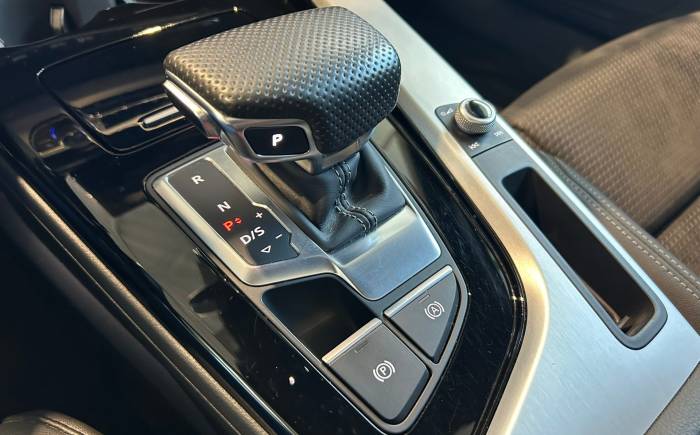 AUDI A4 AVANT 40 tdi 190 s tronic 7 quattro s line *** malus paye - 4 roues motrices ***