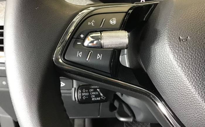 SKODA Enyaq Iv 60 - 5p loft
